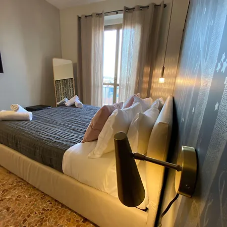 Maison d'hôtes Cavour Urban By Ghor 4*